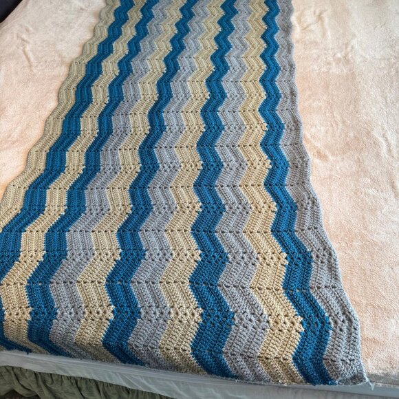 Vintage crochet afghan throw blanket chevron pattern wavy blue gray back of couc - Picture 5 of 6